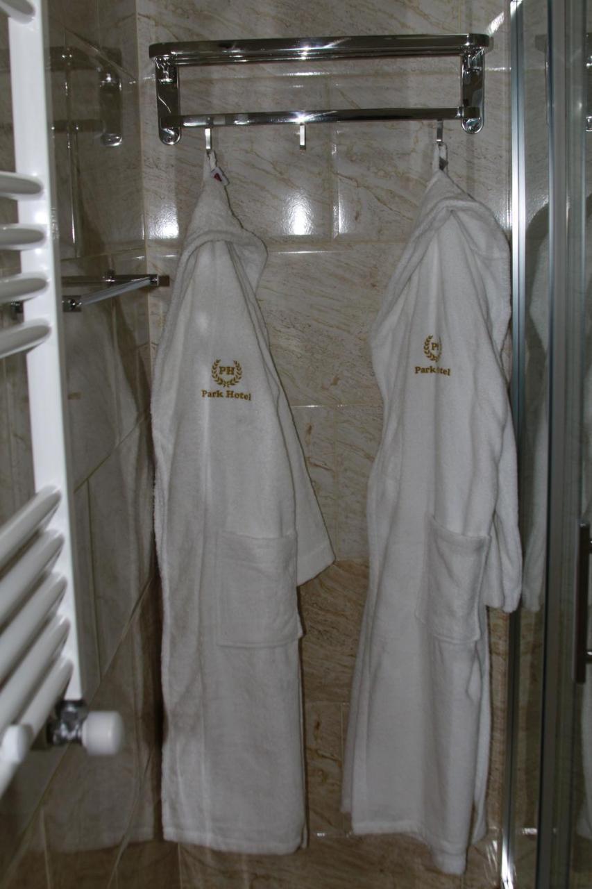 Park Hotel Kutaisi Ngoại thất bức ảnh