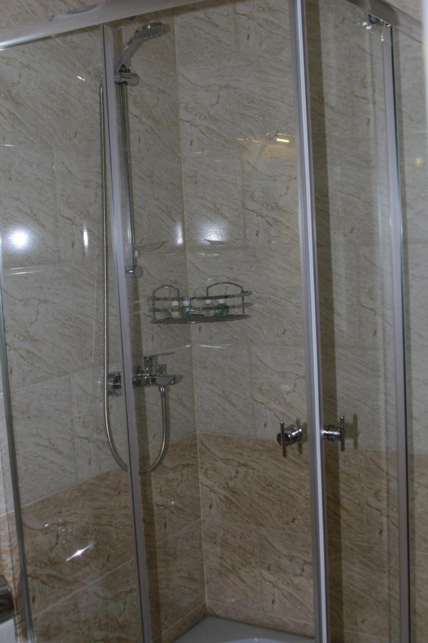 Park Hotel Kutaisi Ngoại thất bức ảnh