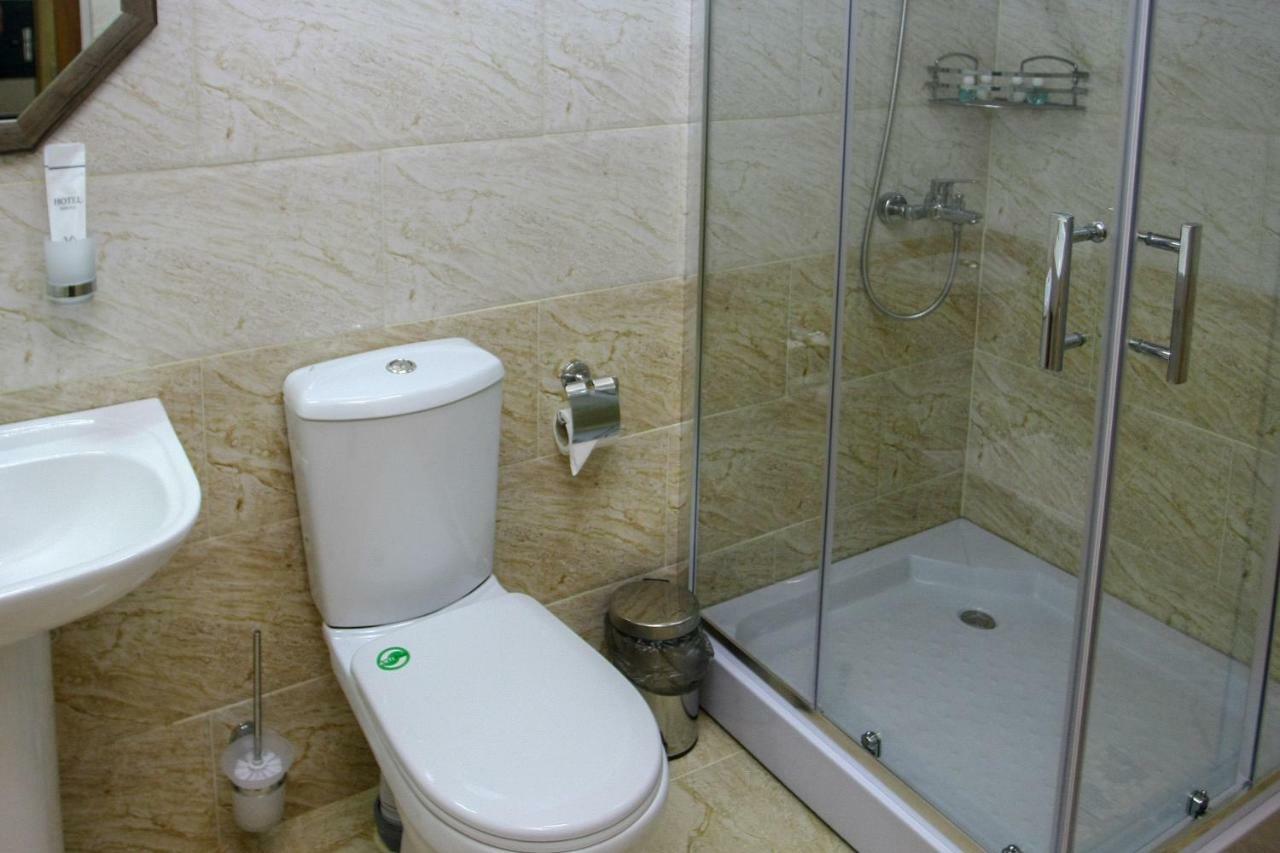 Park Hotel Kutaisi Ngoại thất bức ảnh