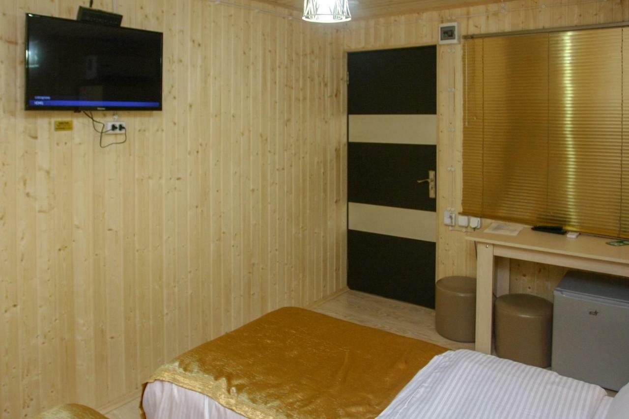 Park Hotel Kutaisi Ngoại thất bức ảnh