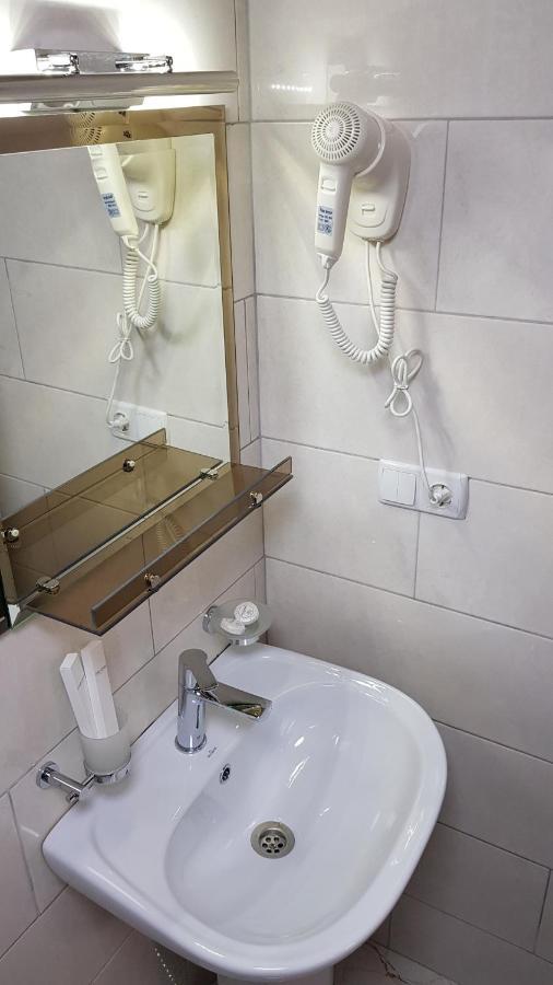 Park Hotel Kutaisi Ngoại thất bức ảnh