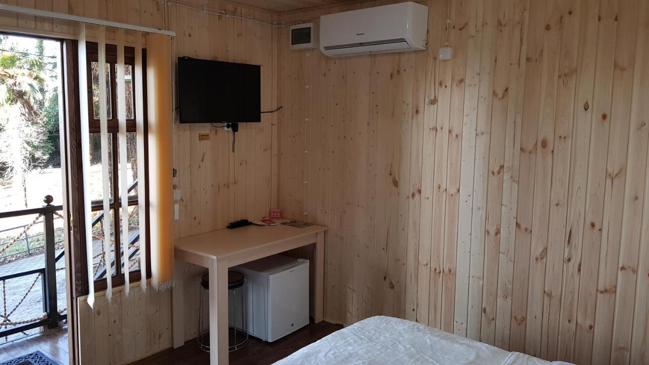 Park Hotel Kutaisi Ngoại thất bức ảnh
